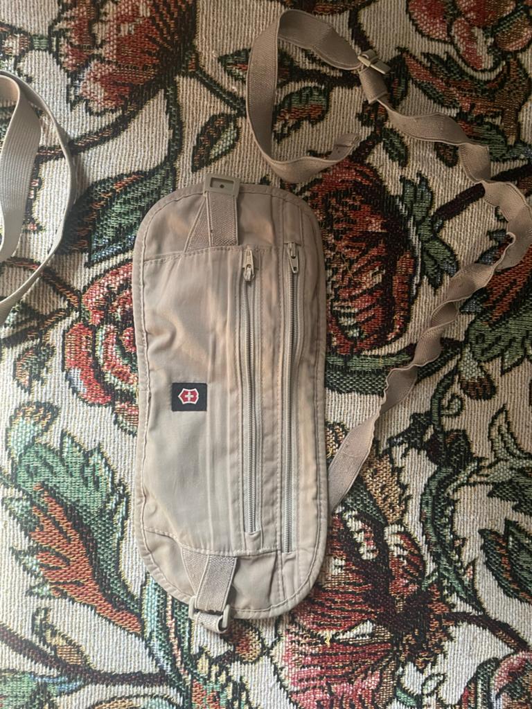 Tasje voor Reisdocumenten Paspoort Geld Veilig, Gebruikt, Beige, Minder dan 40 cm, Minder dan 35 cm