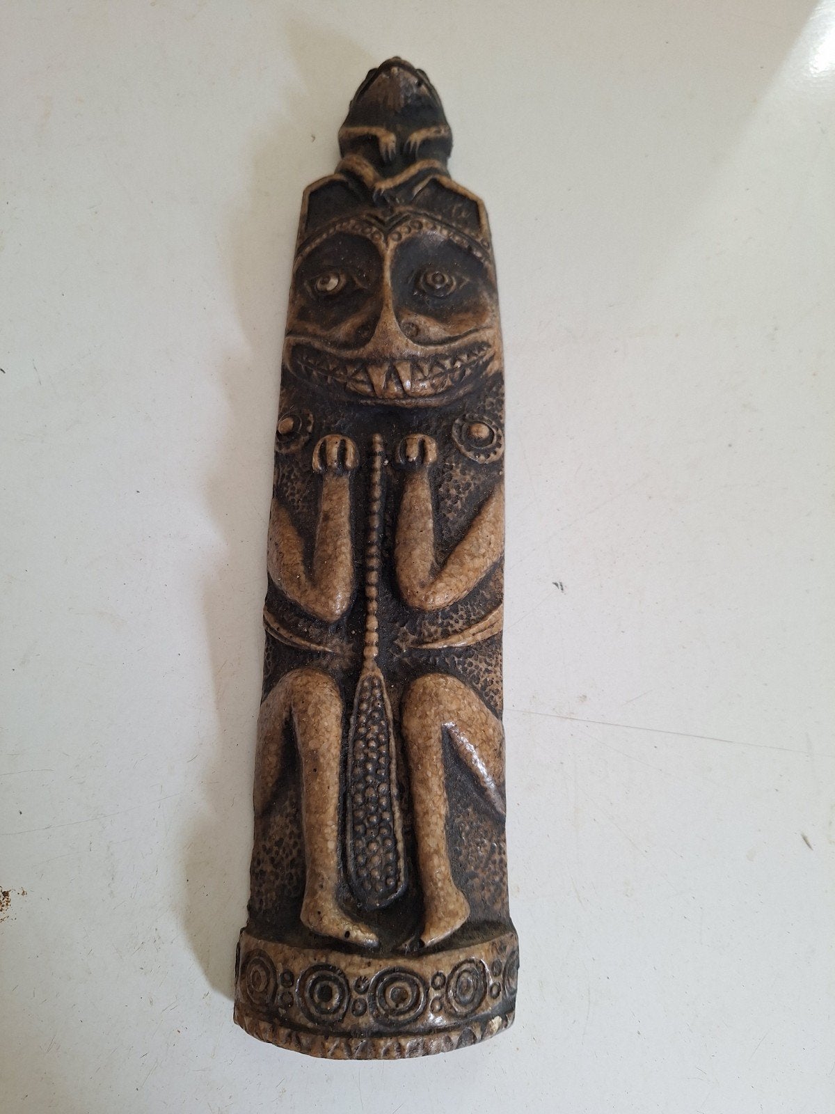 Vintage Zuid-Amerikaanse gegoten steen sculptuur, Antiek en Kunst, Steen/keramiek, Bruin, Handgemaakt, Ophalen of Verzenden