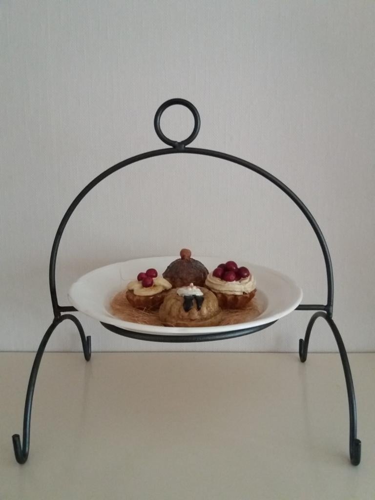 Etagère met bord of glazenschaal erop mag zelf uitzoeken., Ophalen of Verzenden, Zo goed als nieuw