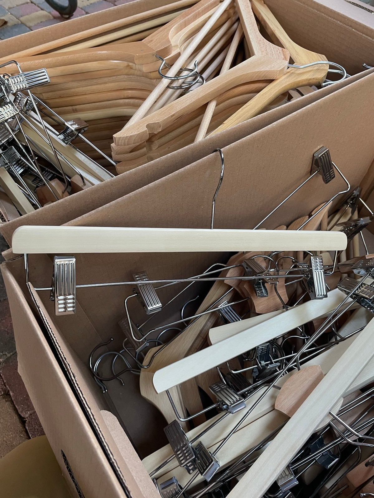 IKEA Houten Kledinghangers en Broekhangers (70 stuks), Kleding | Dames, Ophalen of Verzenden, Gebruikt, Hout, Volwassenen