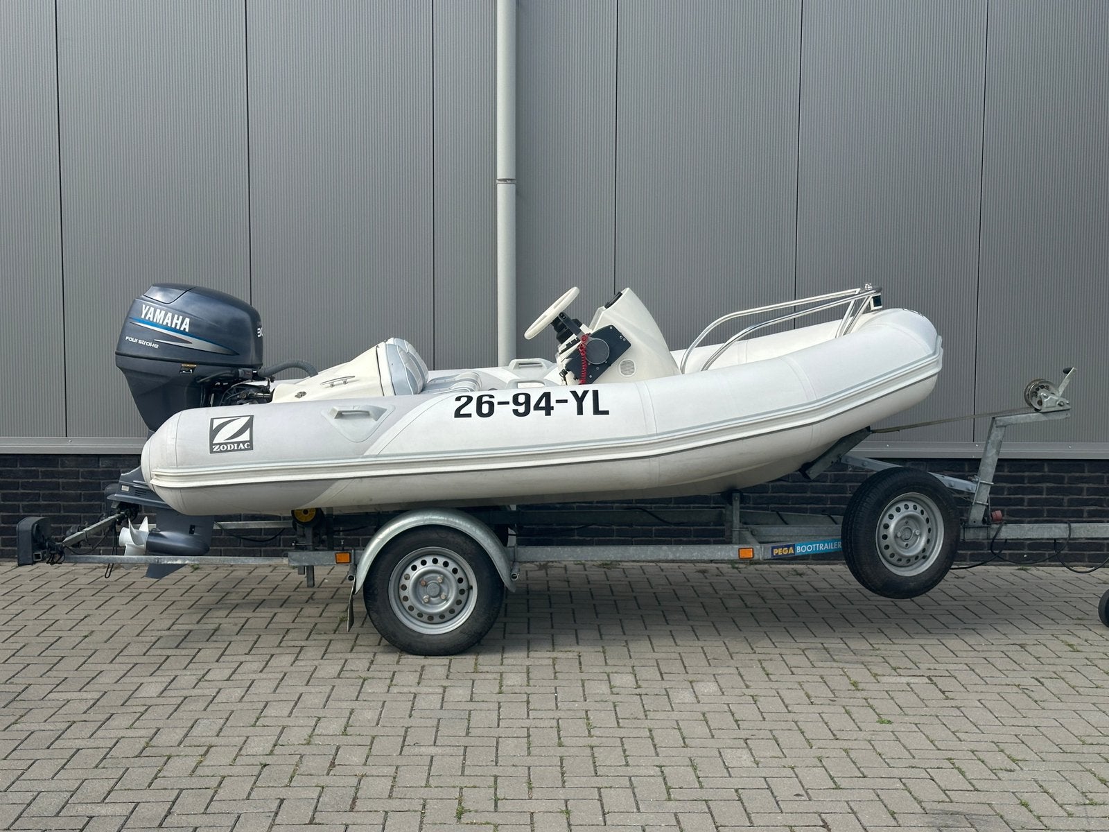 Zodiac Yachtline 340 DL | Yamaha 30pk | Incl. PEGA trailer, Navigatieverlichting, Gebruikt, 20 cm, Zodiac