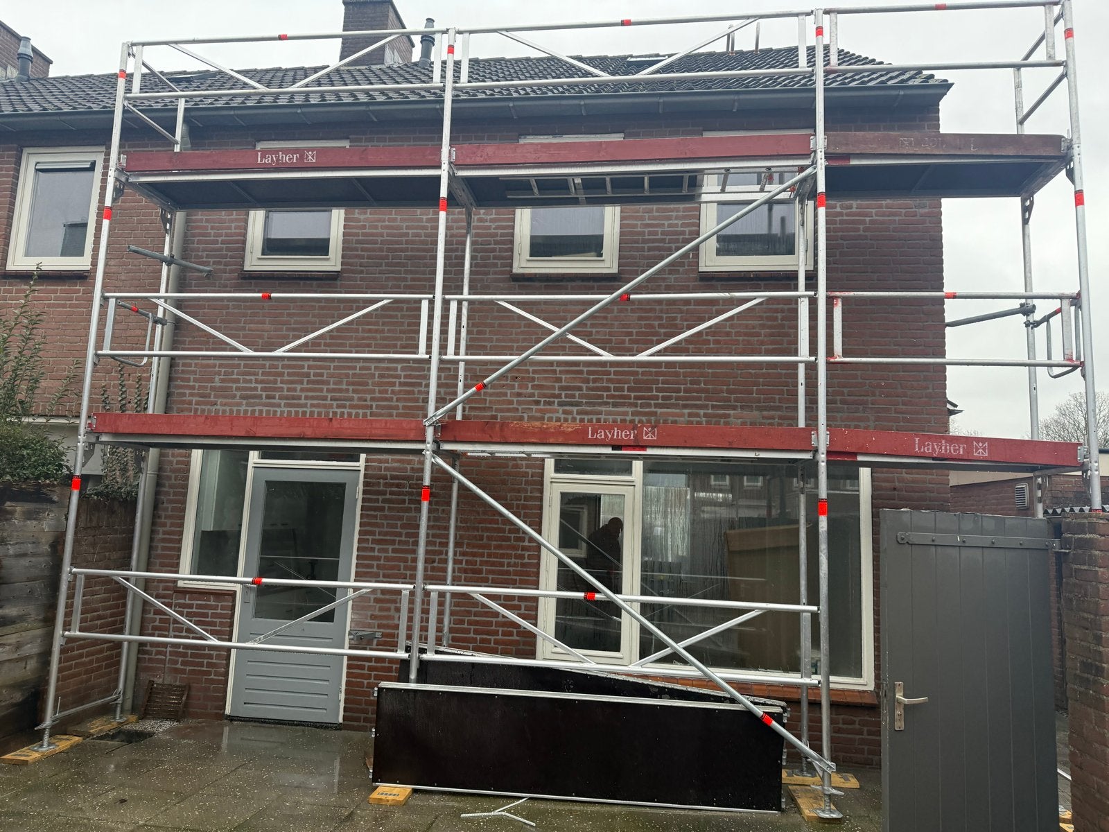 Layher Gevelsteiger - Zo goed als nieuw, Doe-het-zelf en Verbouw, Steigers, Ophalen, Zo goed als nieuw, Gevelsteiger, 5 meter of hoger