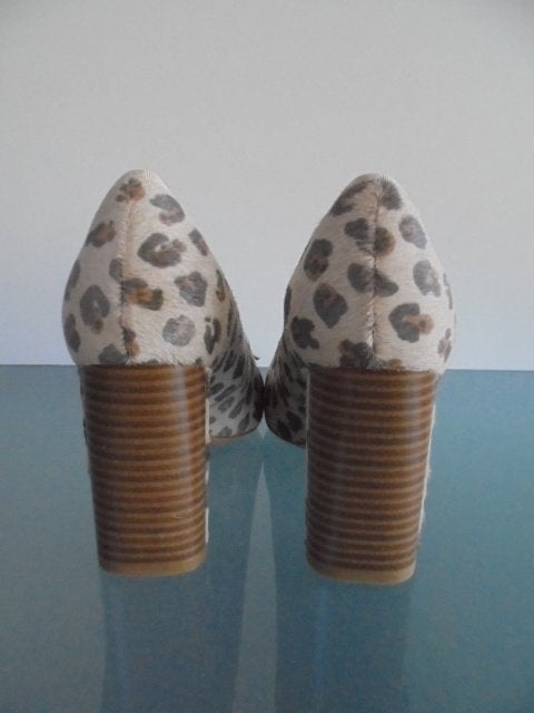 Clarks 39 Nieuwe leopard hakken | Gratis verzenden, Kleding | Dames, Schoenen, Pumps, Verzenden, Beige, Zo goed als nieuw