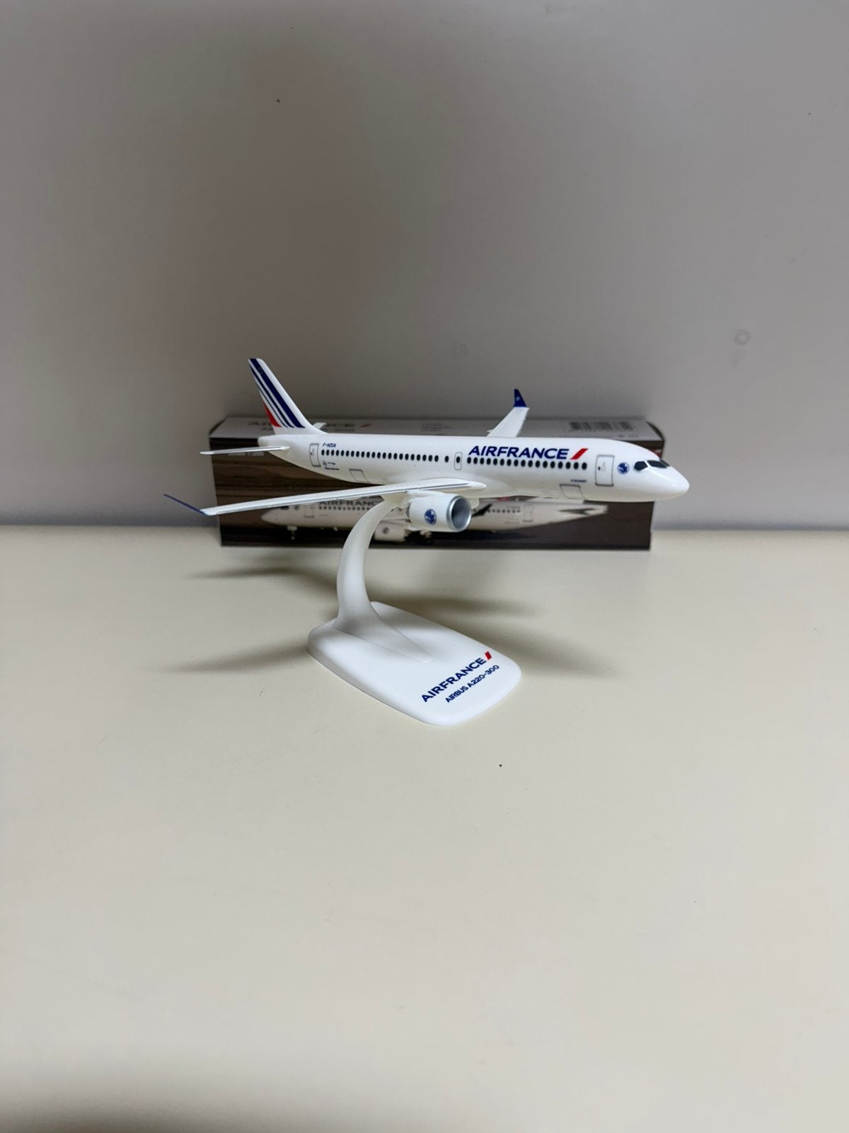 NIEUW! 1:200 schaalmodel AirFrance Airbus a220-300, Ophalen of Verzenden, Nieuw, Schaalmodel