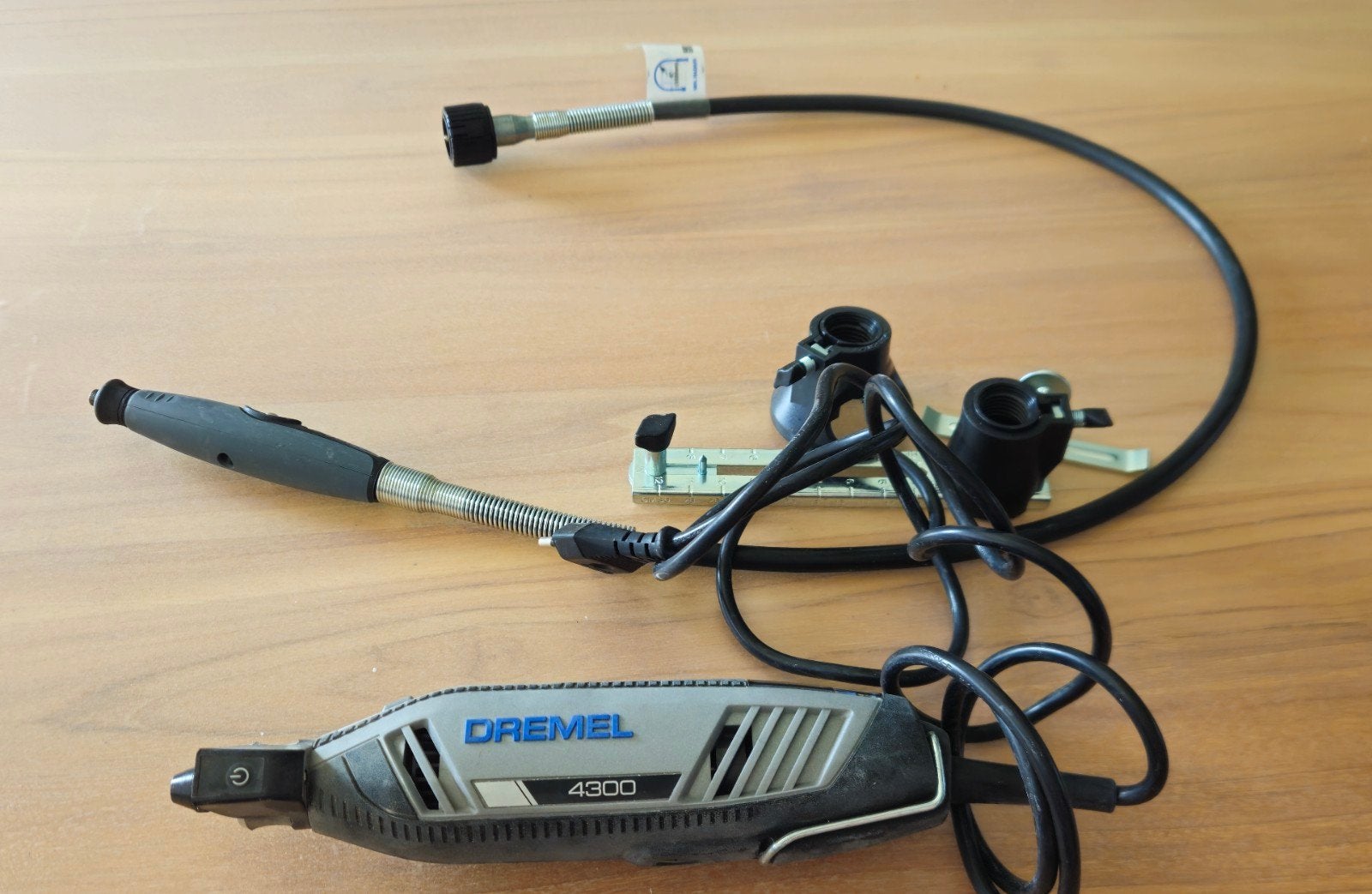 Dremel 4300, Doe-het-zelf en Verbouw, Gereedschap | Slijpmachines, Ophalen of Verzenden, Zo goed als nieuw, Minder dan 700 watt