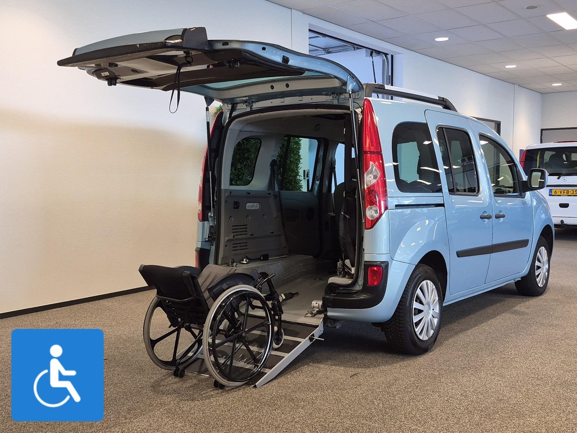 Renault Kangoo Rolstoelauto 3+1 (airco), Auto's, 12 maanden, Stof, Gebruikt, Blauw