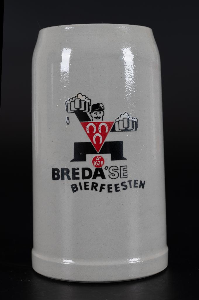 3 Hoefijzers Breda, Bredase Bierfeesten bierpul 1 Ltr, Ophalen of Verzenden, Gebruikt, Pul(len), Overige merken
