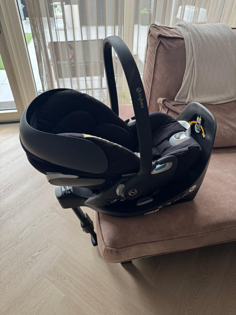 Cybex Cloud Z Plus i-Size + Cybex Base Z, Kinderen en Baby's, Autostoeltjes, Gebruikt, Slaapstand, Isofix, 0 t/m 13 kg
