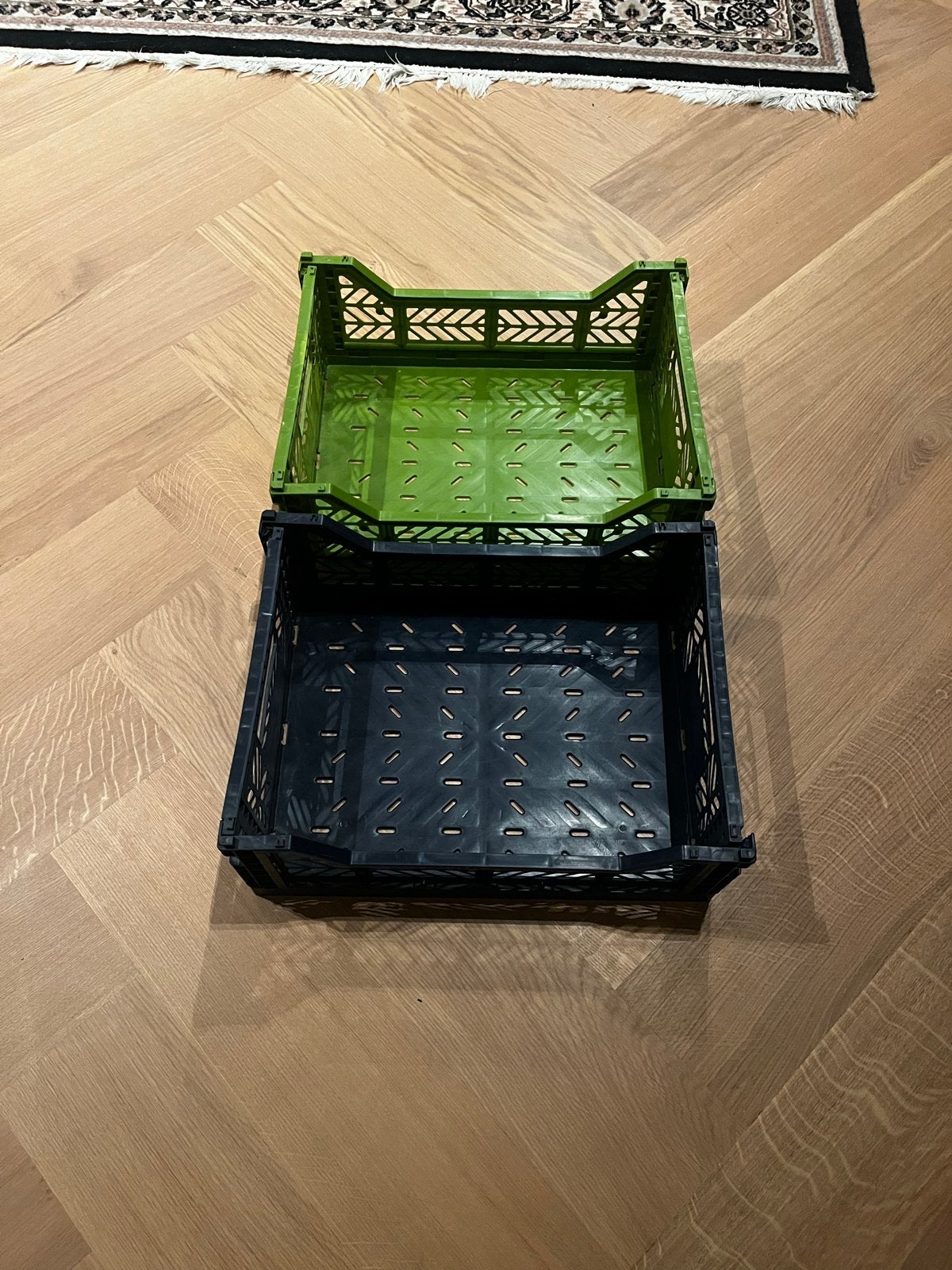 HAY Crate - Medium formaat opvouwbaar krat, Doe-het-zelf en Verbouw, Ophalen, 40 tot 60 cm, Opvouwbaar, Minder dan 35 cm