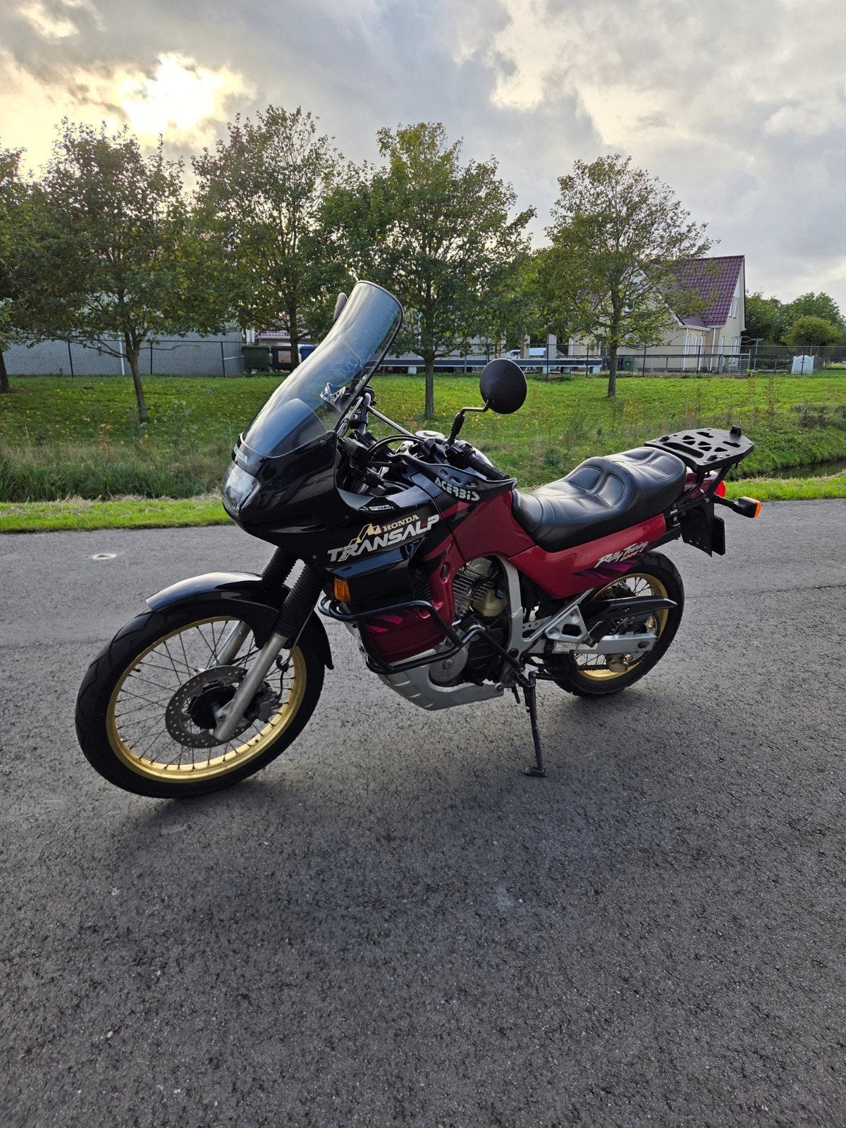 Honda Transalp XL600V – A2, 2 cilinders, 583 cc, Particulier, Toermotor