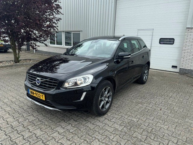 Volvo XC60 2.0 D4 Geartronic 2016 Zwart, Auto's, 1800 kg, Zwart, 1969 cc, Zwart