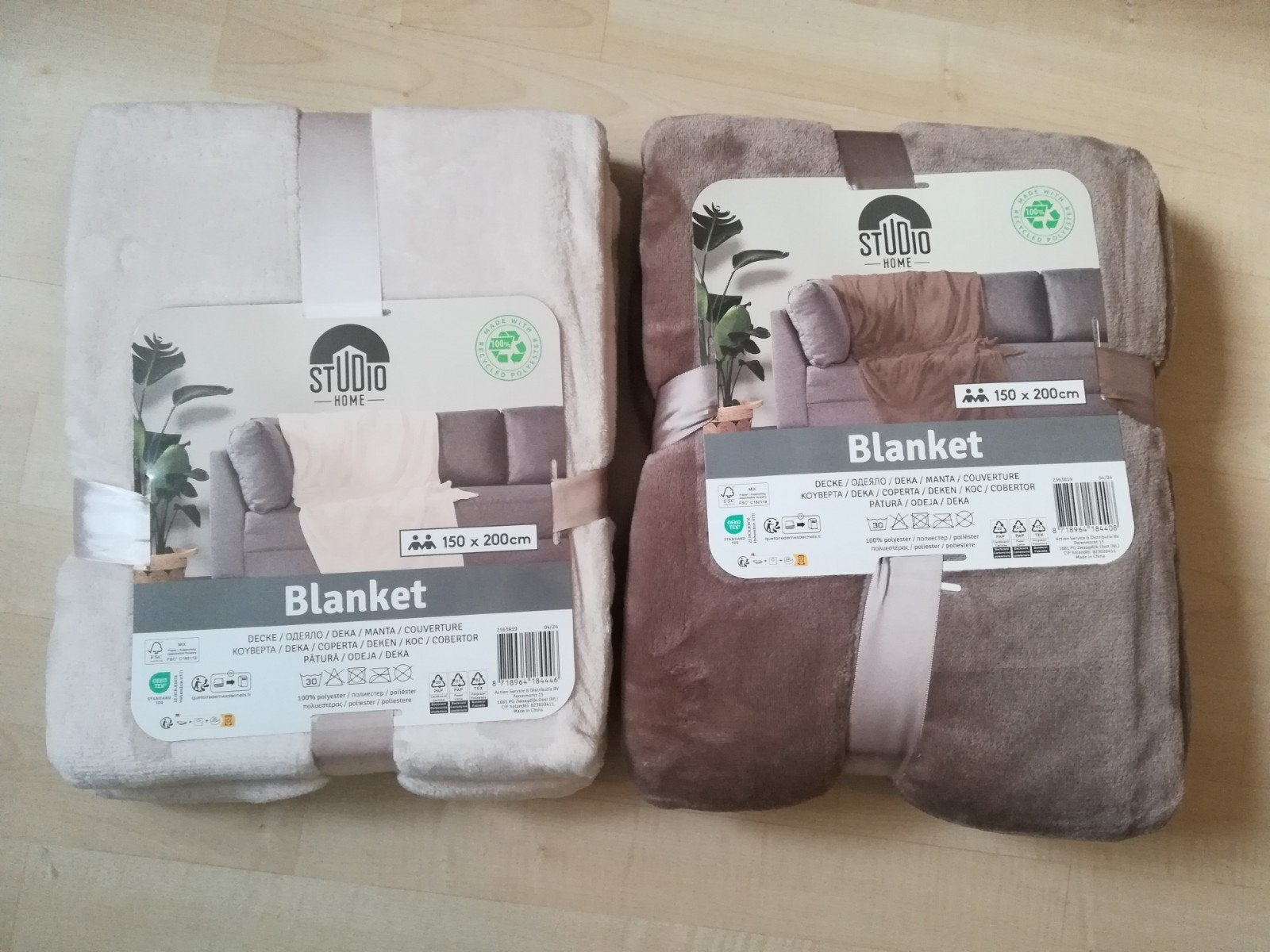 2x nieuwe fleece dekens bruin en creme rookvrij 150x200, Ophalen of Verzenden, Nieuw, Fleecedeken, Bruin