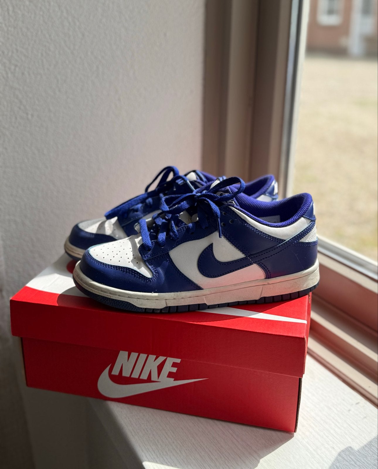 Nike Dunk Low GS Royal Blue Wit Maat 39, Jongen of Meisje, Schoenen, Ophalen of Verzenden, Zo goed als nieuw