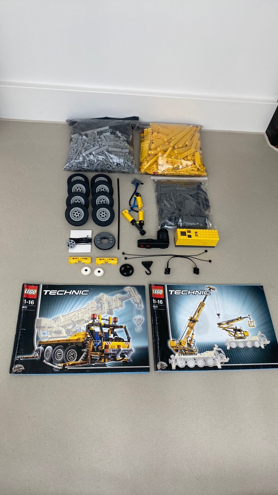 Foto 3 van Lego 8421 Technic Truck kraan