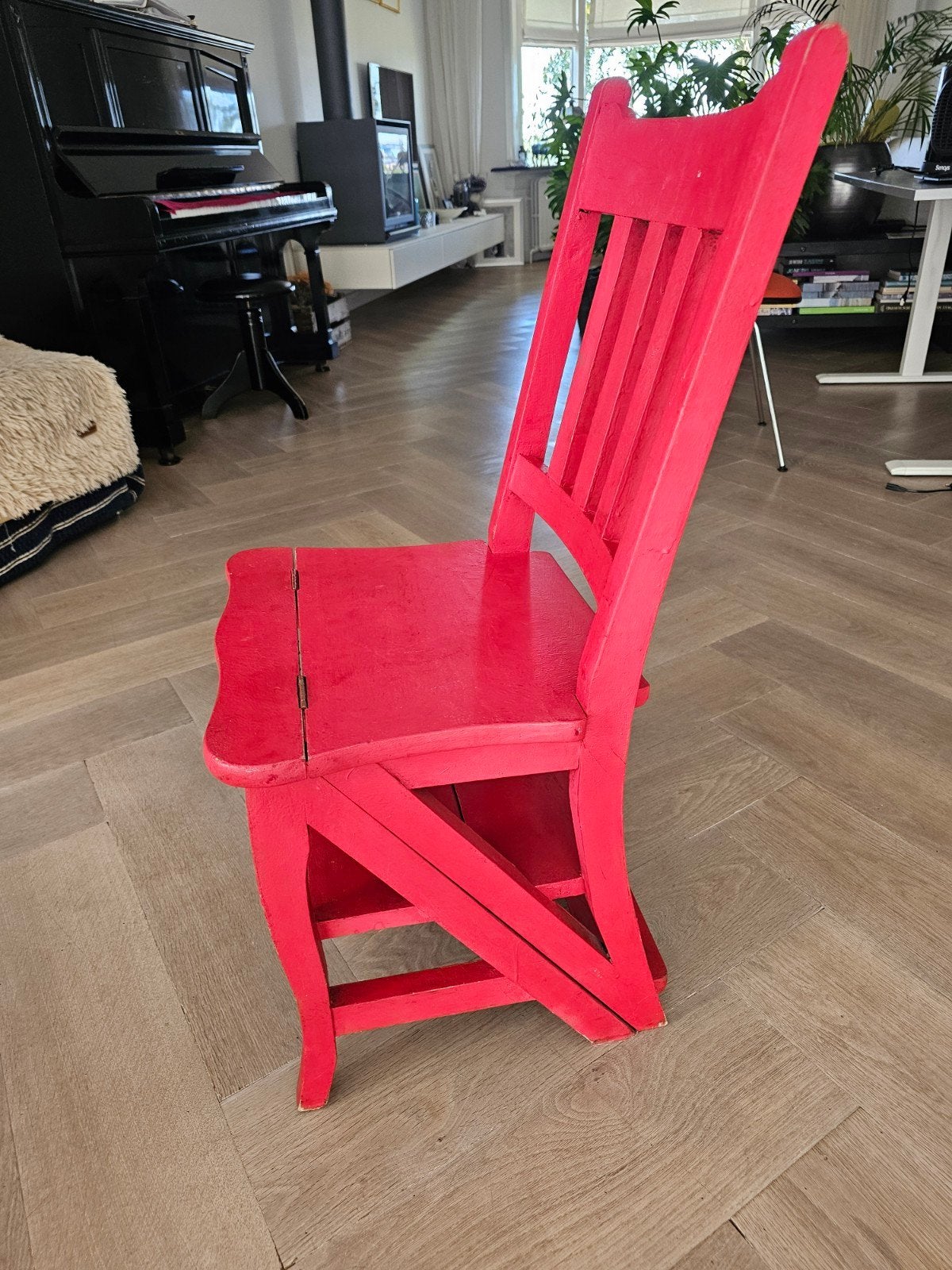 Rode houten stoel / trapje vintage brocante, Antiek en Kunst, Ophalen