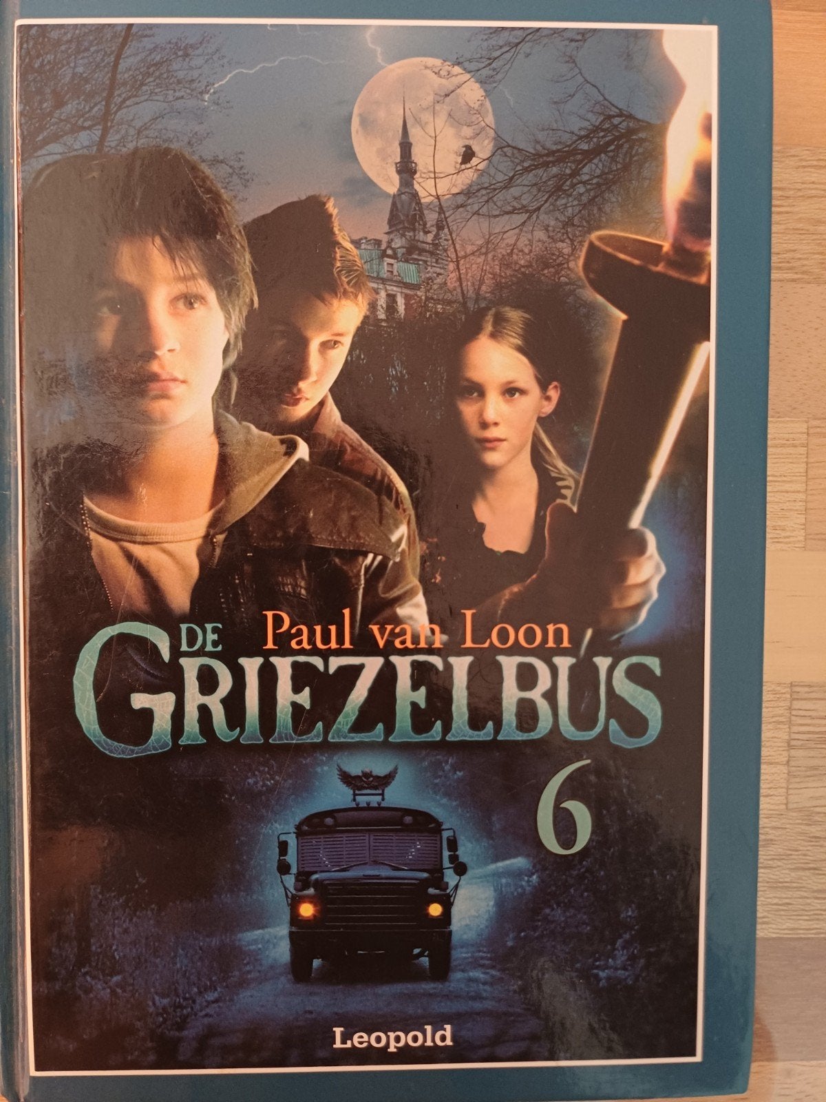 Paul van Loon - De Griezelbus.deel 6, Ophalen of Verzenden, Zo goed als nieuw, Paul van Loon