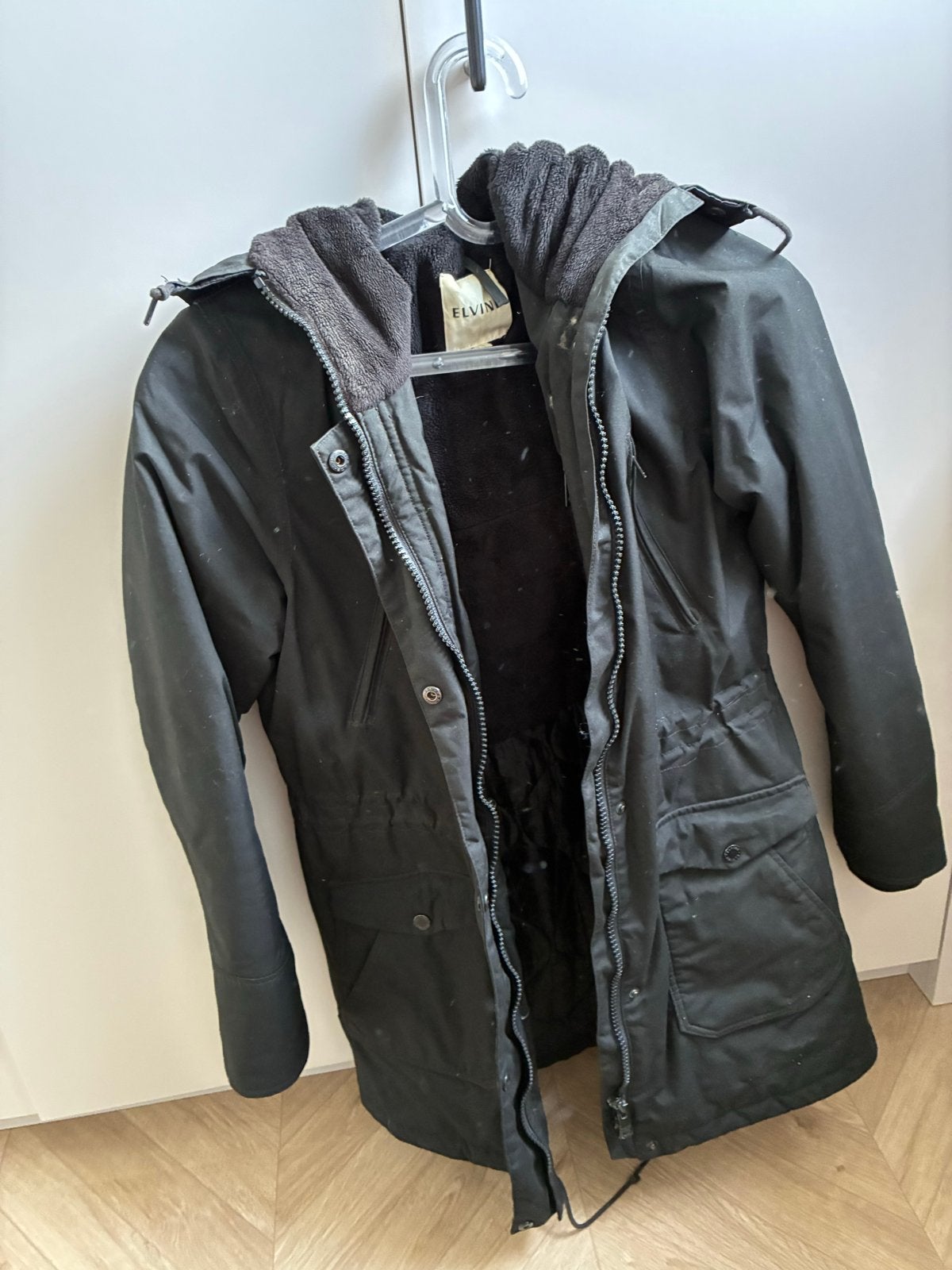 Zwarte Elvin winterjas maar S, Kleding | Dames, Ophalen of Verzenden, Gedragen, Maat 36 (S), Zwart