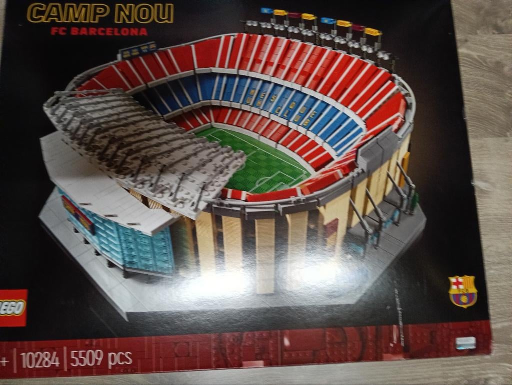 LEGO 10284 Camp Nou - FC Barcelona, Ophalen of Verzenden, Zo goed als nieuw, Complete set, Lego