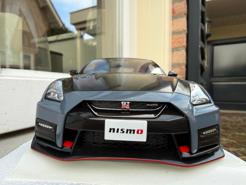 1:18 Nissan GT-R R35 Nismo Stealth Grey Autoart 77505, Hobby en Vrije tijd, Modelauto's | 1:18, Auto, Autoart, Ophalen of Verzenden