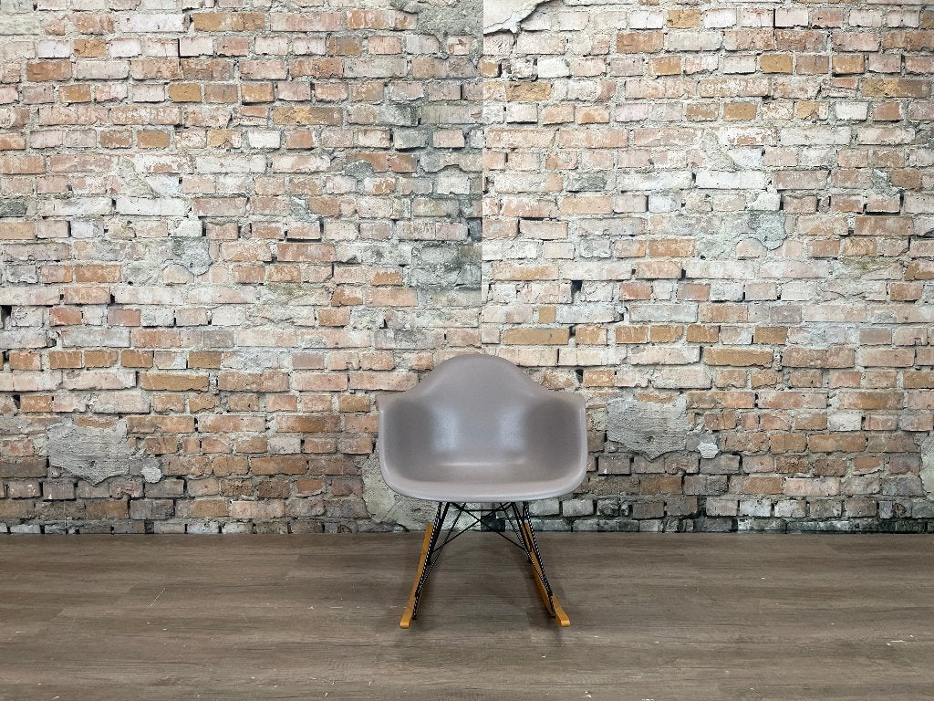 Vitra RAR – Grijs kunststof | Charles & Ray Eames, Ophalen, Design, 75 tot 100 cm, Zo goed als nieuw