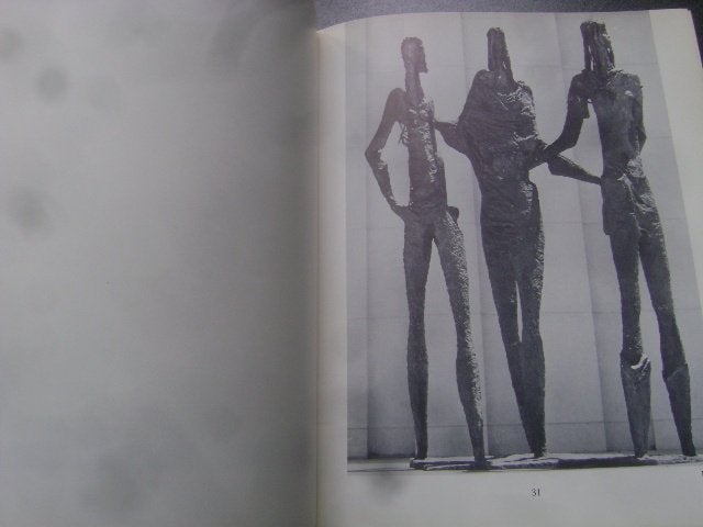 designs on life--ernest ullmann, Boeken, Ophalen of Verzenden, Gelezen, Overige onderwerpen