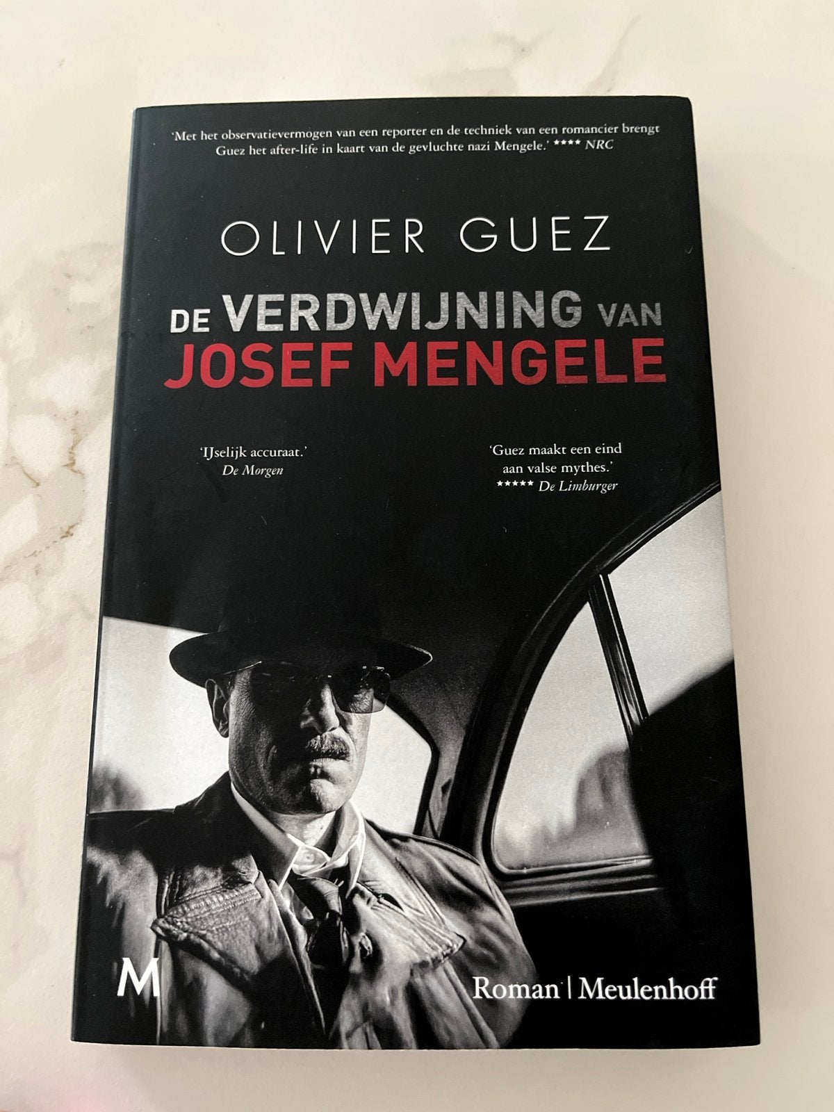 De Verdwijning van Josef Mengele - Olivier Guez, Ophalen of Verzenden, Zo goed als nieuw, Nederland
