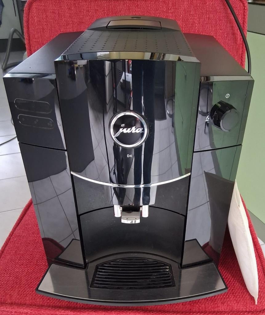 Jura D4 Koffiemachine, Witgoed en Apparatuur, Koffiezetapparaten, Afneembaar waterreservoir, Koffiemachine, Zo goed als nieuw
