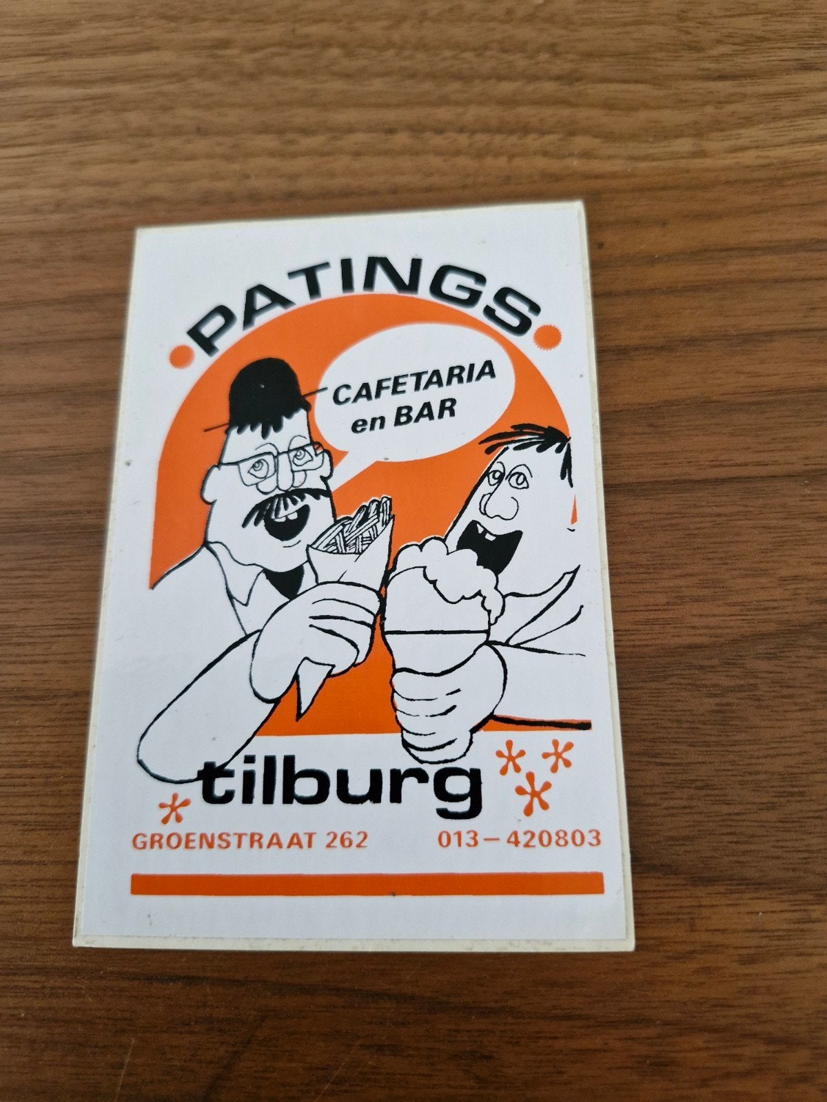 9911 Vintage sticker Patings Cafetaria en Bar Tilburg, Ophalen of Verzenden, Gebruikt, Bedrijf of Vereniging