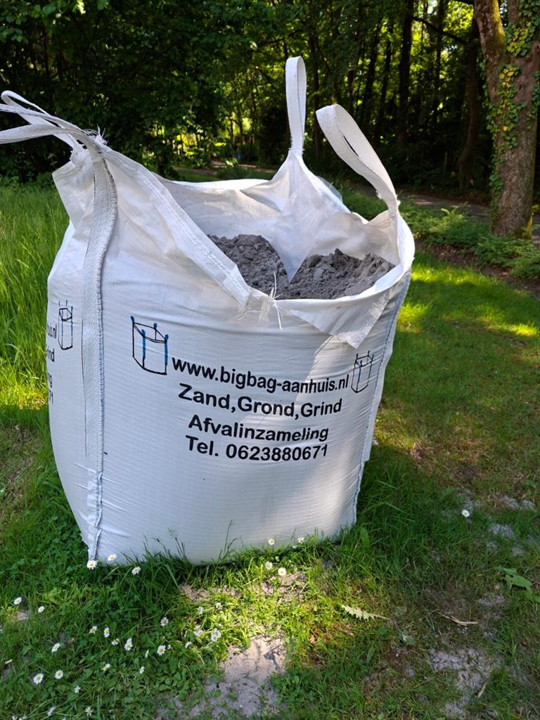 Gratis afhalen: 0.75 m3 ophoogzand, Tuin en Terras, Zand, Ophalen, Nieuw, Ophoogzand