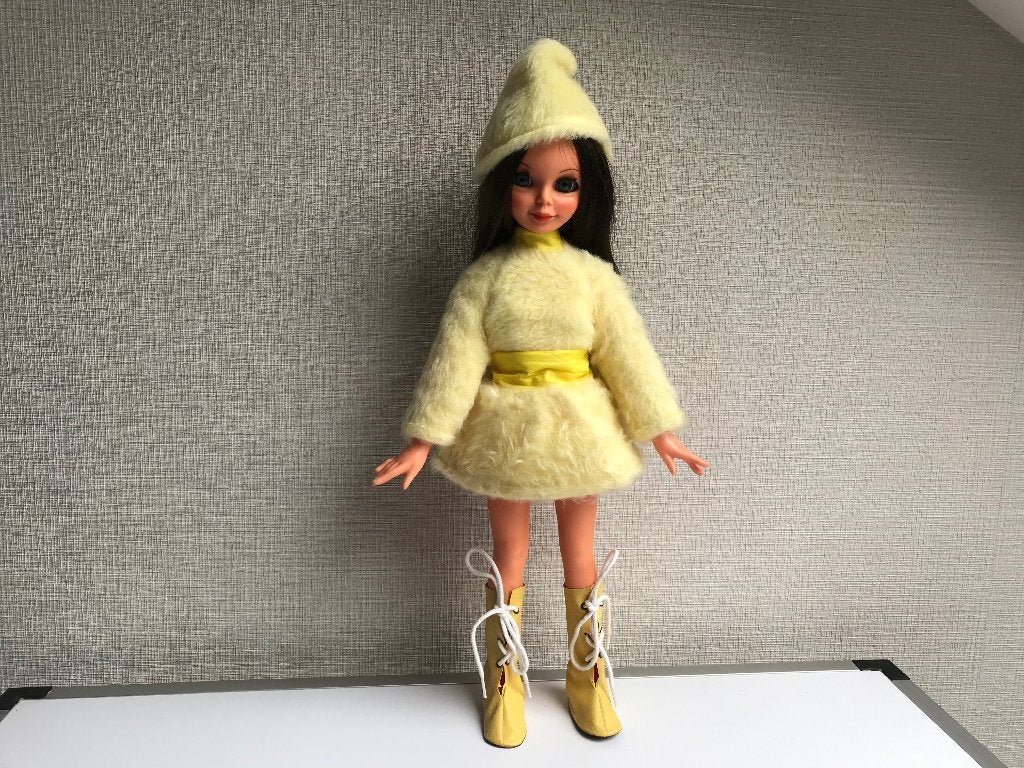 Goebel Nina pop, Ophalen of Verzenden, Zo goed als nieuw, Pop