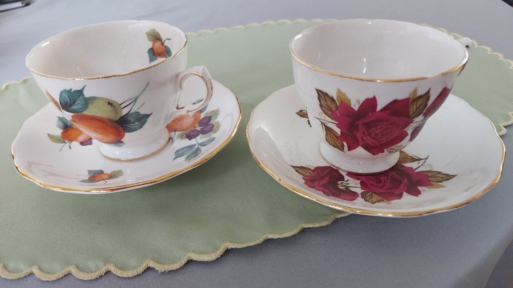 Setje van 2 kopjes met schotel Royal Vale, Ophalen