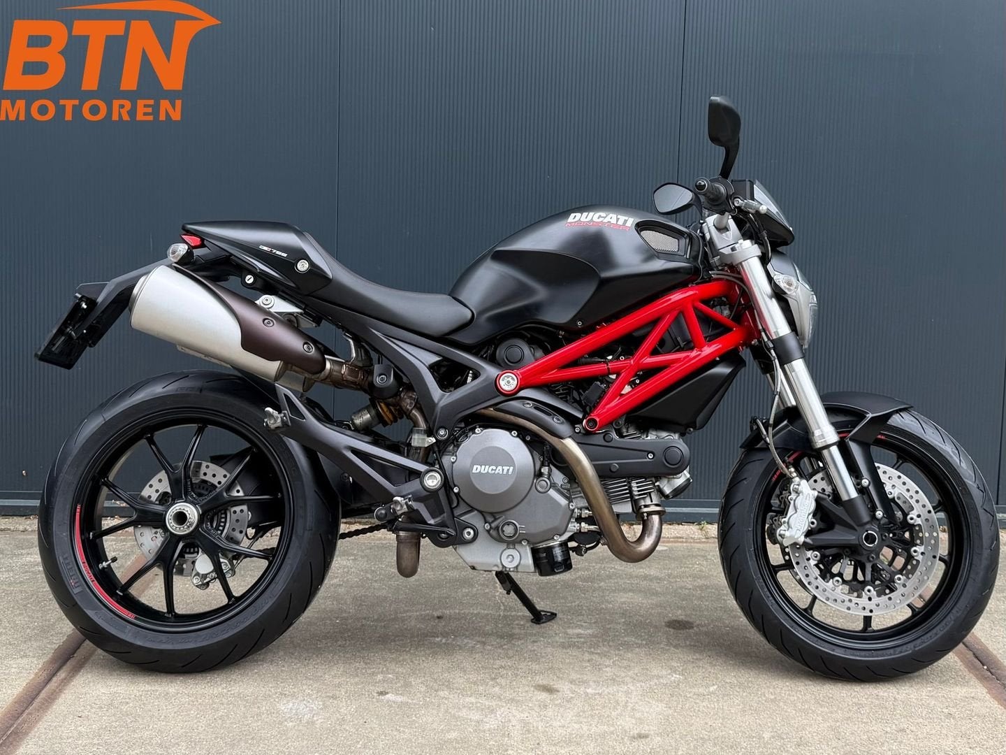 Ducati Monster 796 + ABS Origineel NL 4000km 1 eigenaar, Motoren, Motoren | Ducati, DUCATI, 2 cilinders, Bedrijf, Onbekend