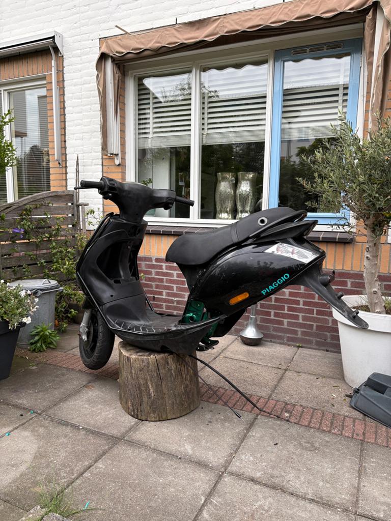 Piaggio zip frame, compleet!, Fietsen en Brommers, Scooters | Piaggio, Ophalen of Verzenden, Zo goed als nieuw, Benzine, Zip