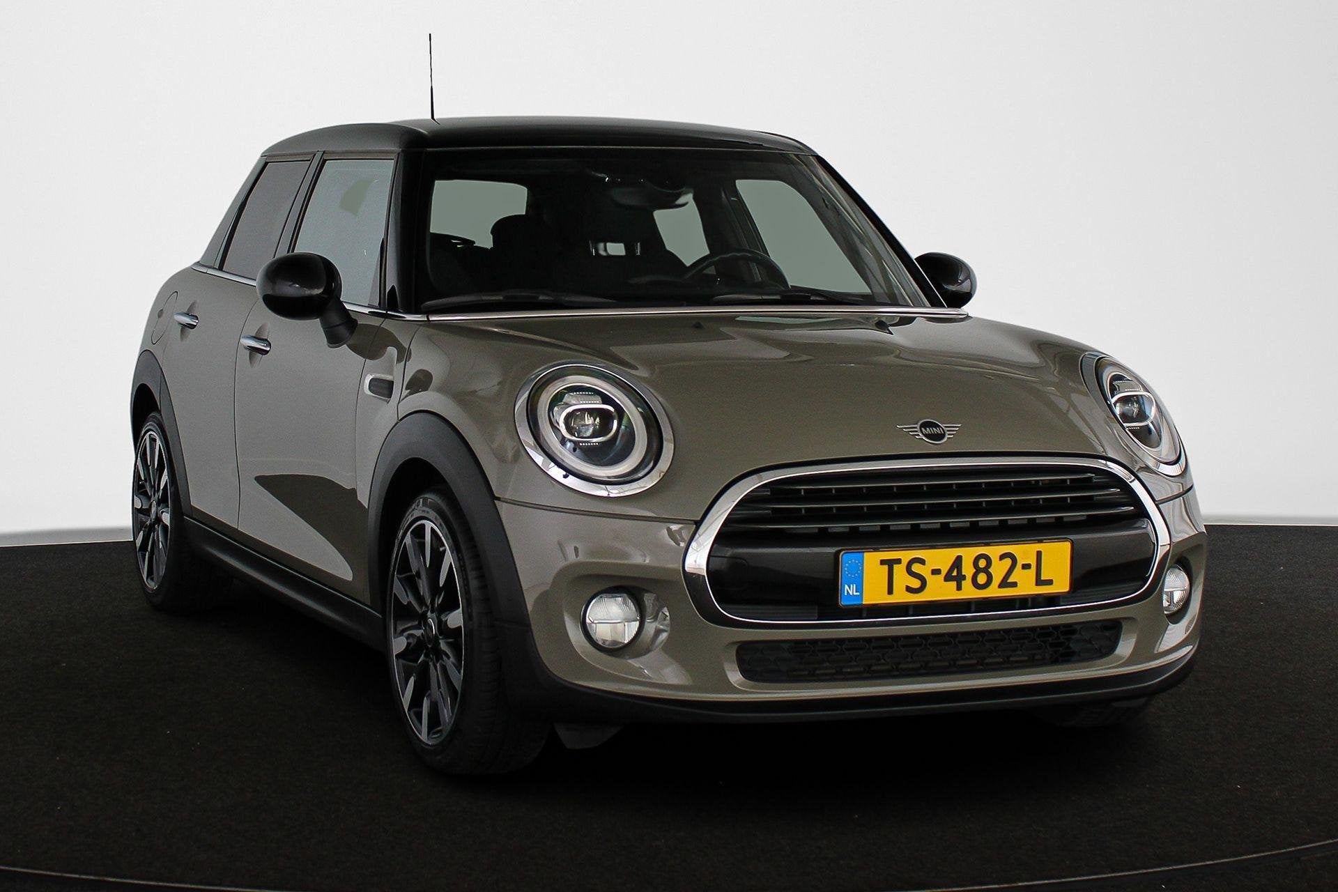 MINI 5-Deurs 1.5 Cooper Chili Sportstoelen Stoelverwarming N, Auto's, Mini, Voorwielaandrijving, 136 pk, Gebruikt, Leder en Stof