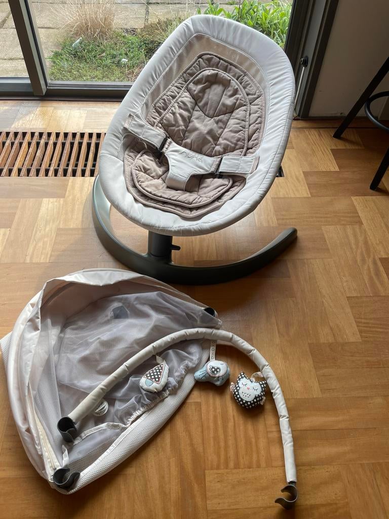 Nuna Leaf Curv wipstoel met speelboog en zonnescherm, Ophalen, Zo goed als nieuw