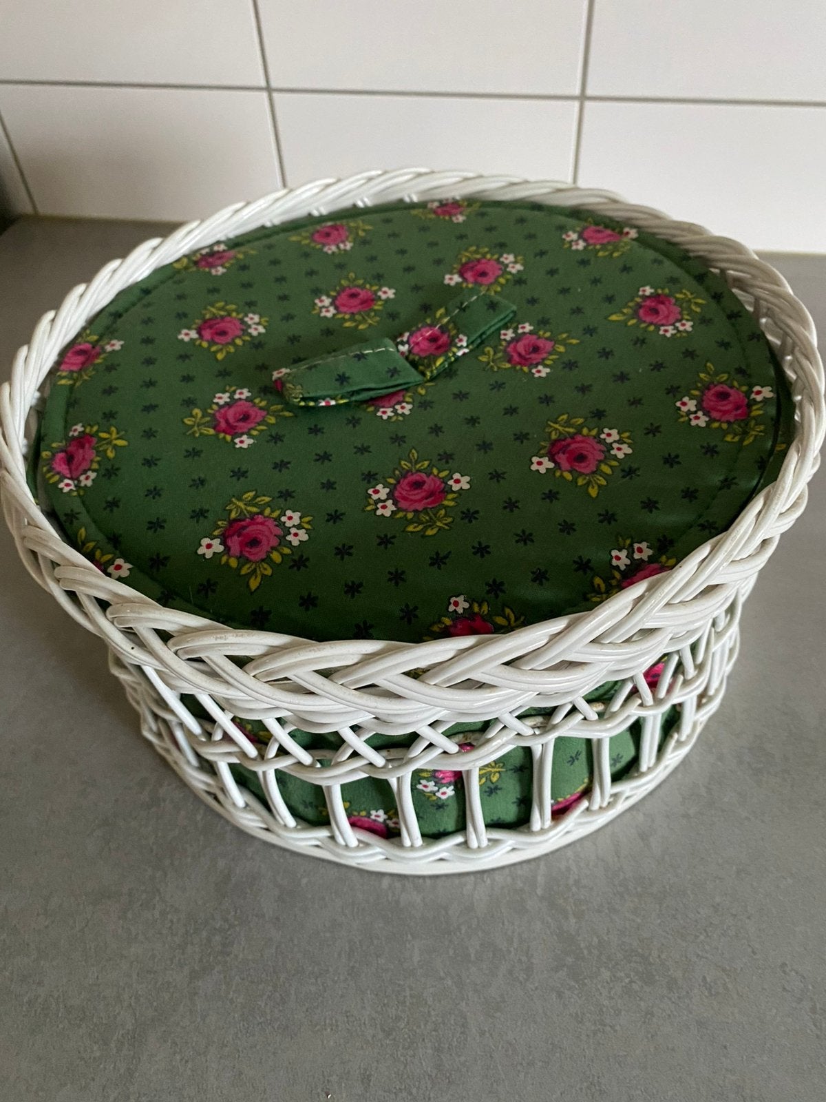 Retro Mandje !, Ophalen, Met deksel, Rond, Zo goed als nieuw