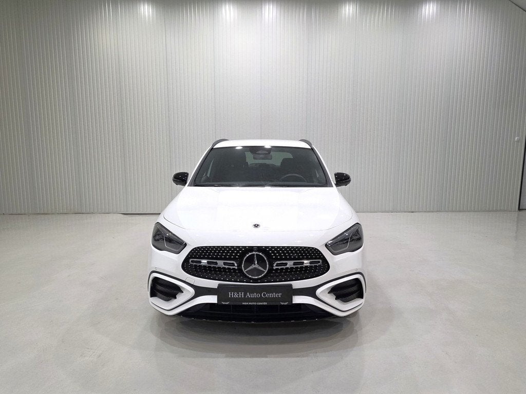 Mercedes-Benz GLA 200 AMG Line MILD HYBRID |CAMERA|CARPLAY|S, Wit, Bedrijf, 165 pk, 1470 kg