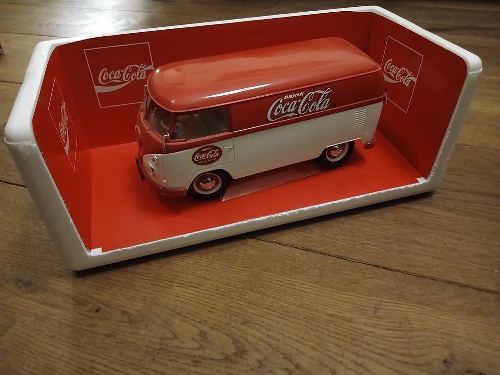 Vw t1 1:18 Coca-Cola, Hobby en Vrije tijd, Modelauto's | 1:18, Ophalen of Verzenden, Zo goed als nieuw