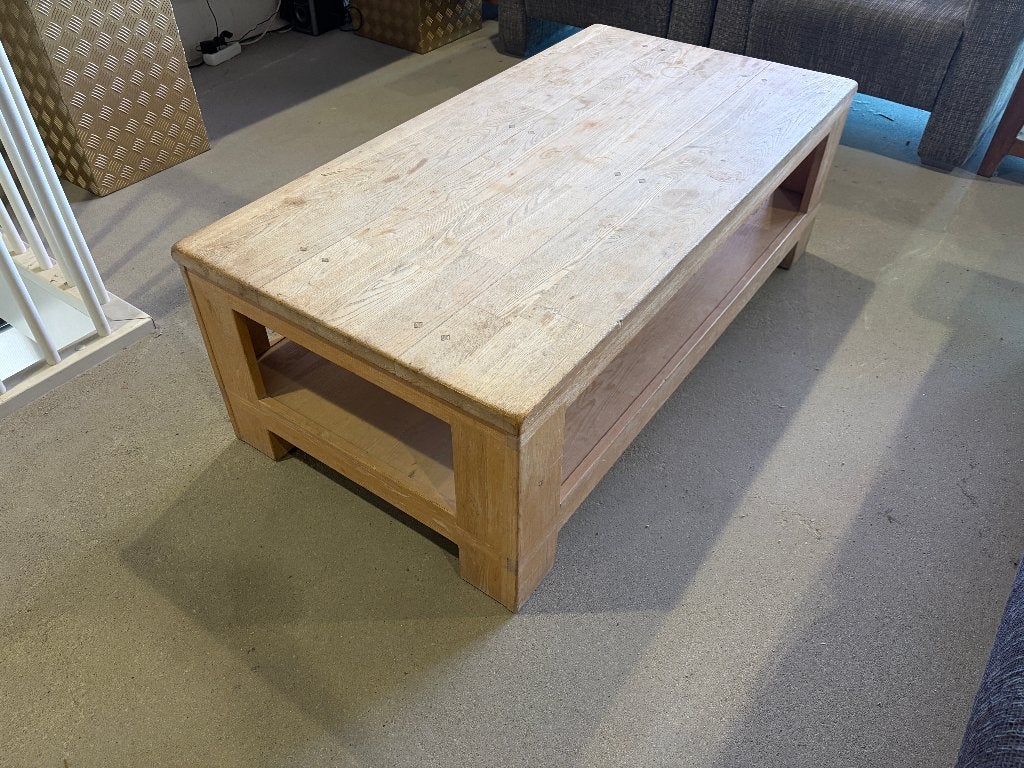 Stoere Massief Houten Salontafel  (Prachtige Houtnerf), Ophalen, Gebruikt, 100 tot 150 cm, Grote Robuuste Houten Salontafel Landelijke Stijl met Onderplank