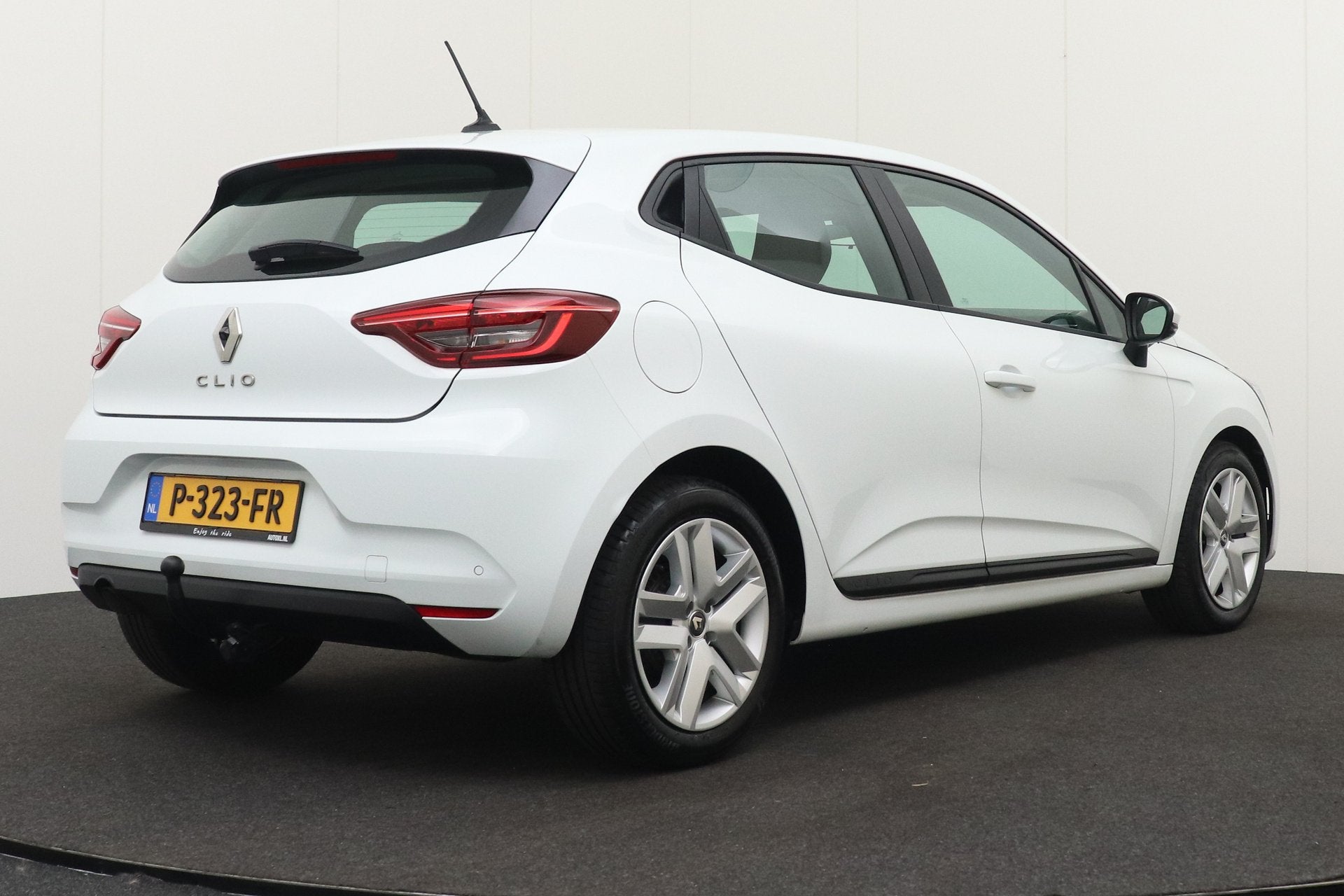 Renault Clio 1.0 92 PK TCe Business Zen Trekhaak Camera Carp, Voorwielaandrijving, Dealer onderhouden, Stof, Gebruikt