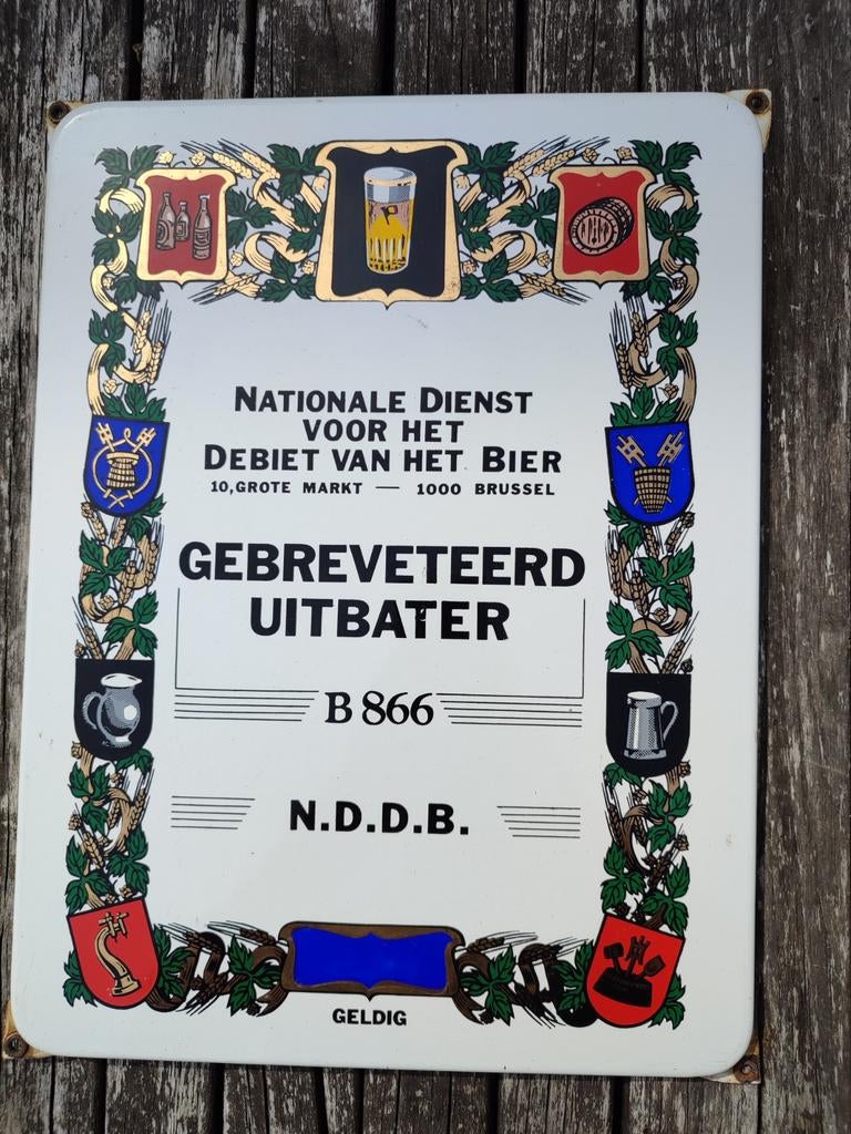 Emaille Bier reclamebord gebreveteerd uitbater, Ophalen of Verzenden