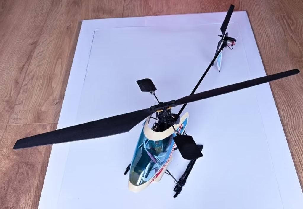 RC helikopter met mogelijk defect., Hobby en Vrije tijd, Modelbouw | Radiografisch | Helikopters en Quadcopters, Ophalen, Gebruikt