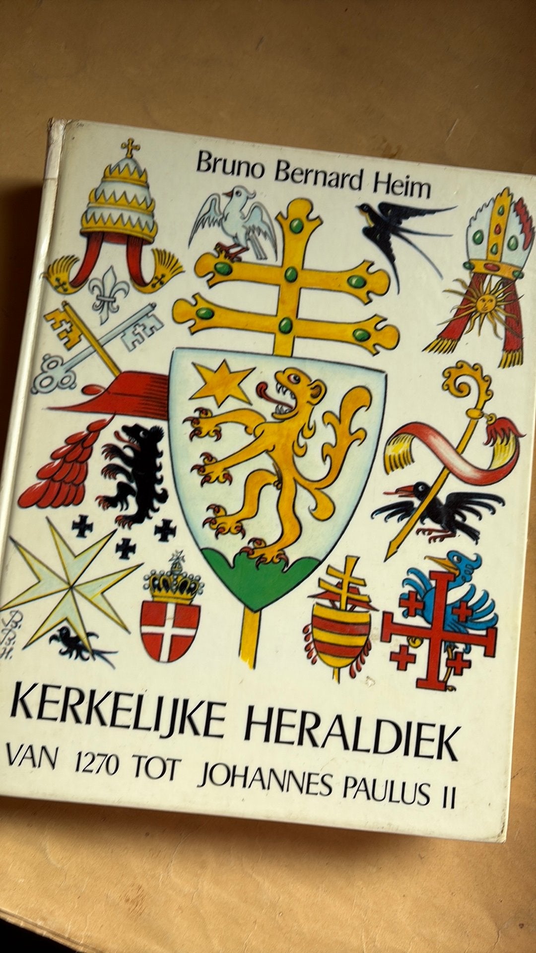 Kerkelijke heraldiek pausen prachtig boek, Ophalen of Verzenden, Zo goed als nieuw