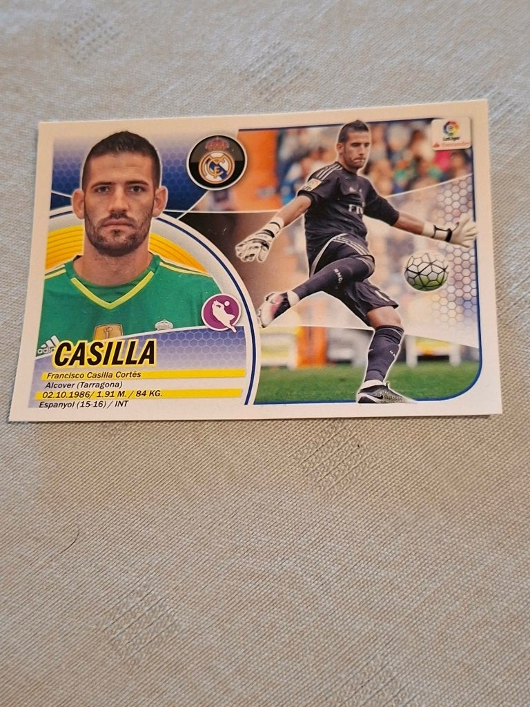 Panini/Sticker / Kiko Casilla / Real Madrid / 2016-2017, Ophalen of Verzenden, Nieuw, Buitenlandse clubs, Poster, Plaatje of Sticker