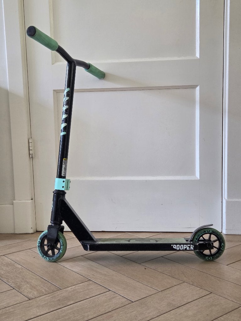 Dominator Trooper stuntstep (zwart/mintgroen), Ophalen, Gebruikt, Gewone step, Dominator