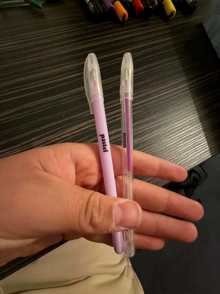 43 gel glitter/neon pennen. Amper gebruikt, Diversen, Verzenden, Zo goed als nieuw