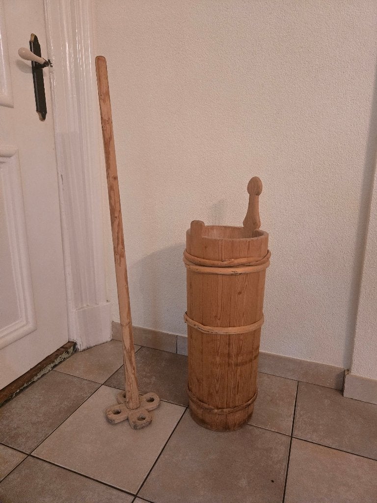 Oude Zweedse boterkarn / unieke houten paraplubak, Ophalen, Gebruikt, Hout