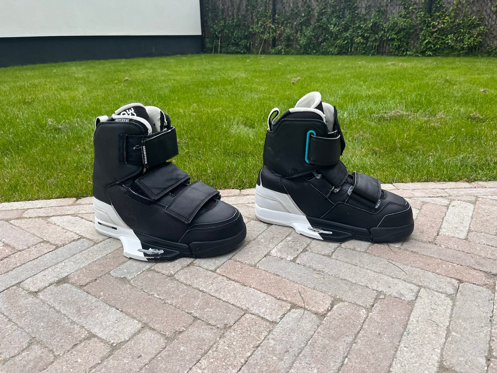 Wakeboard schoenen - liquid force zo goed als nieuw maat 44, Watersport en Boten, Ophalen, Zo goed als nieuw, Schoenen