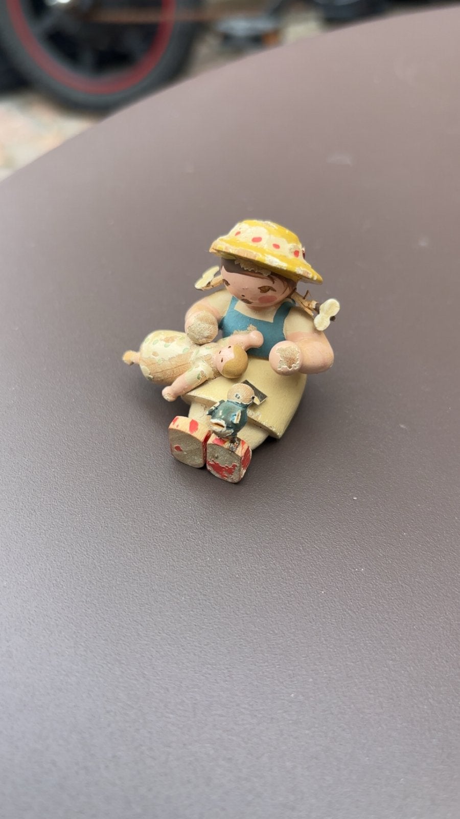 Wendt & Kühn miniatuur meisje., Ophalen, Gebruikt