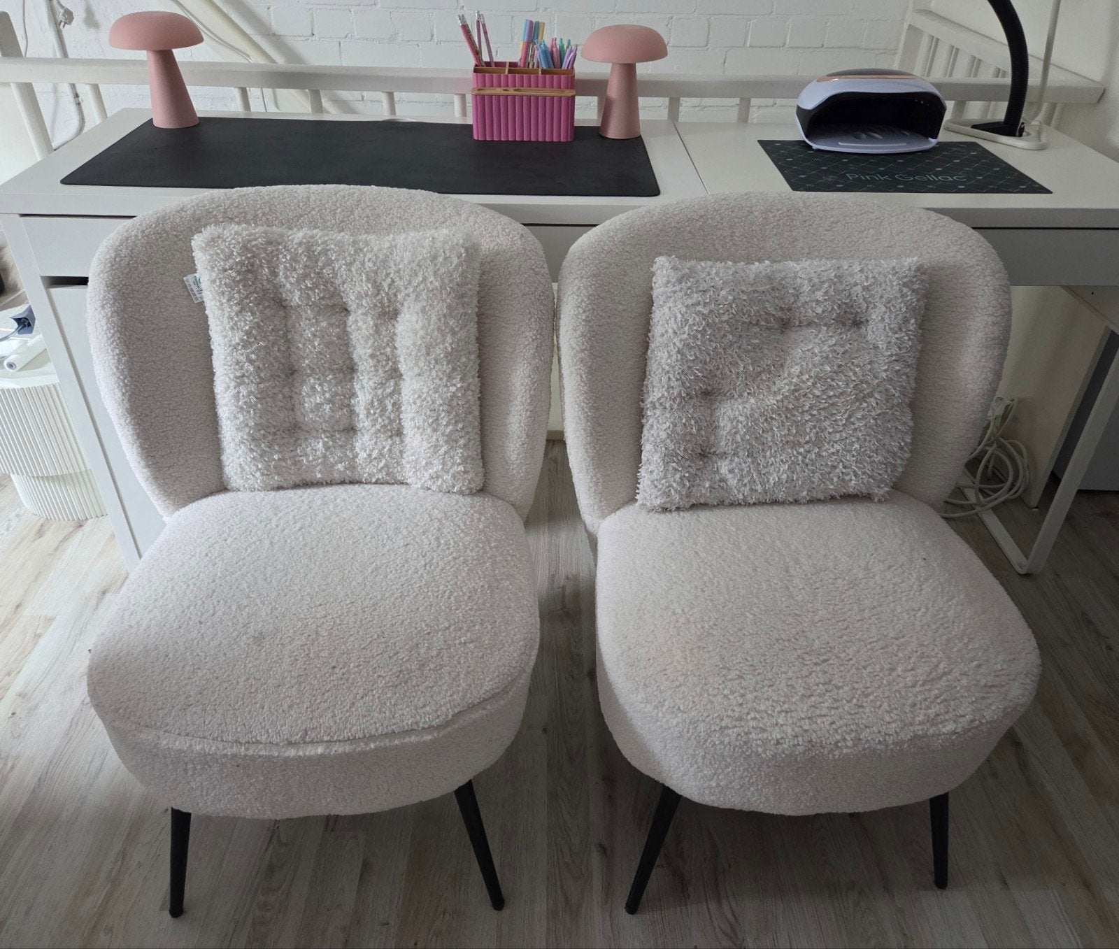 2 Teddy Stoelen van XENOS, Ophalen, Wit, Twee